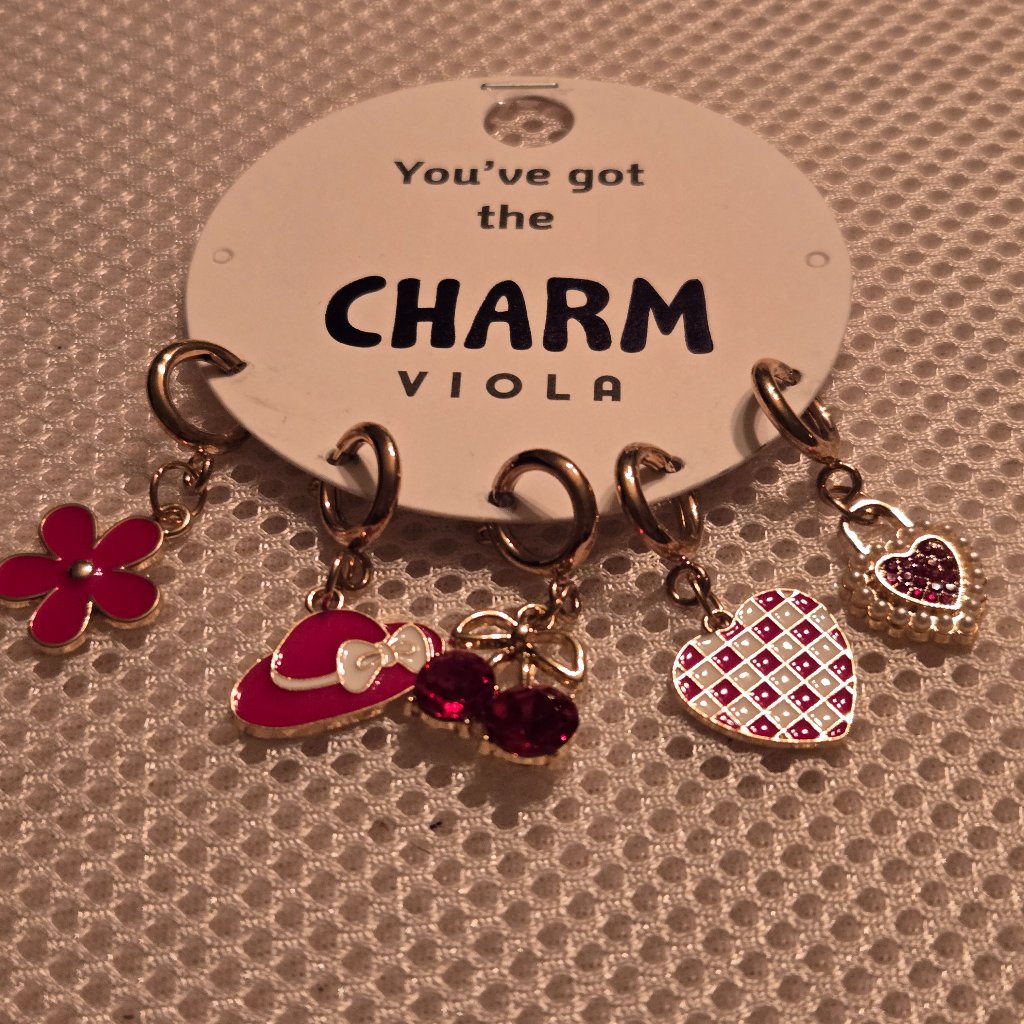 Set Of 5 Charms For Bracelets Or Necklaces In Red & Gold